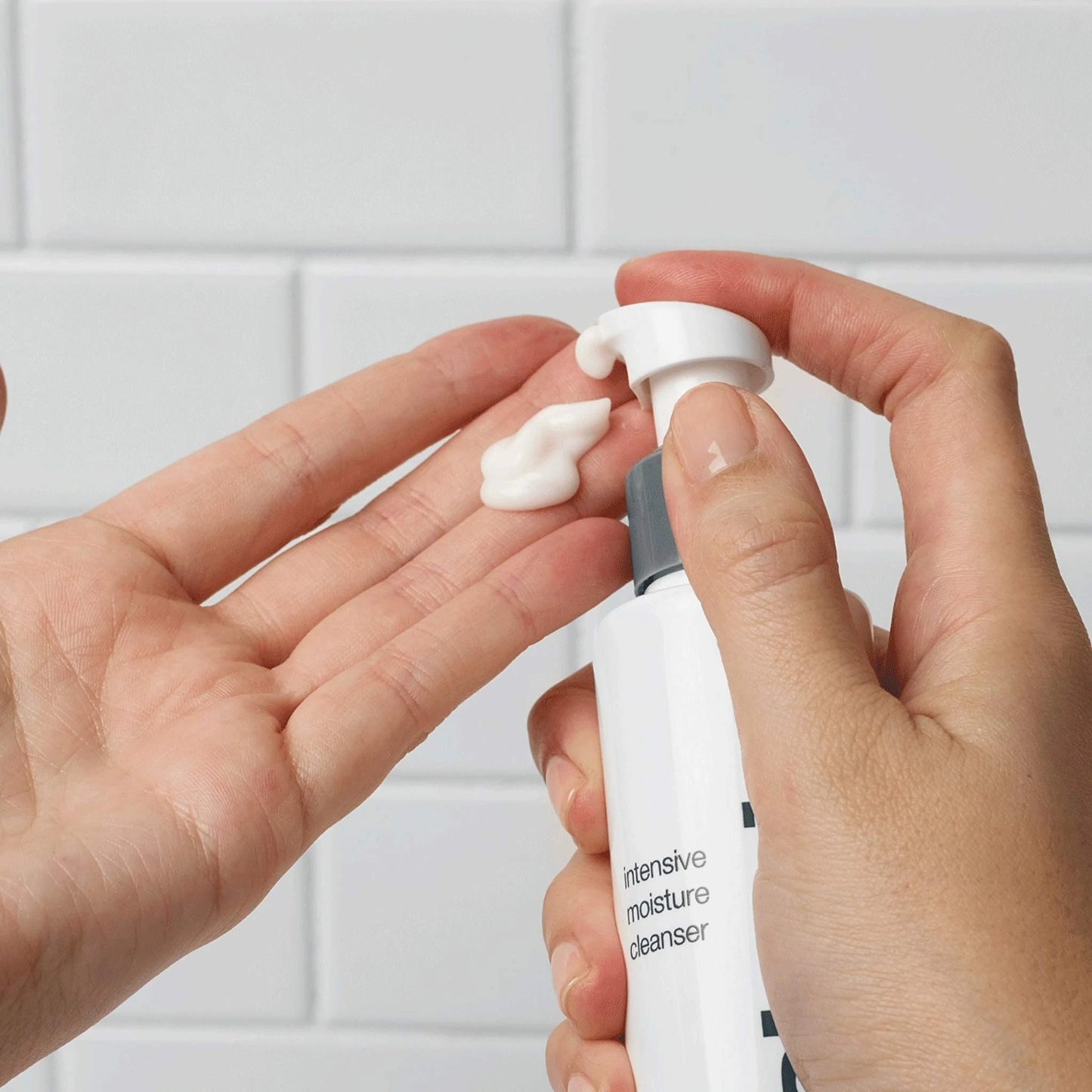 PRO intensive moisture cleanser